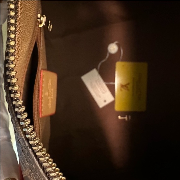 Purse - Picture 4 of 8